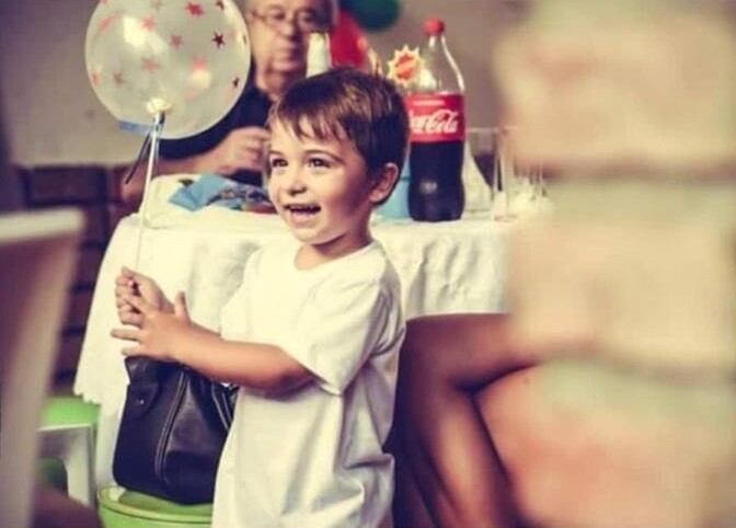 Rocco, el pequeño hincha de Newell's, dejó atrás la quimioterapia. (Facebook)