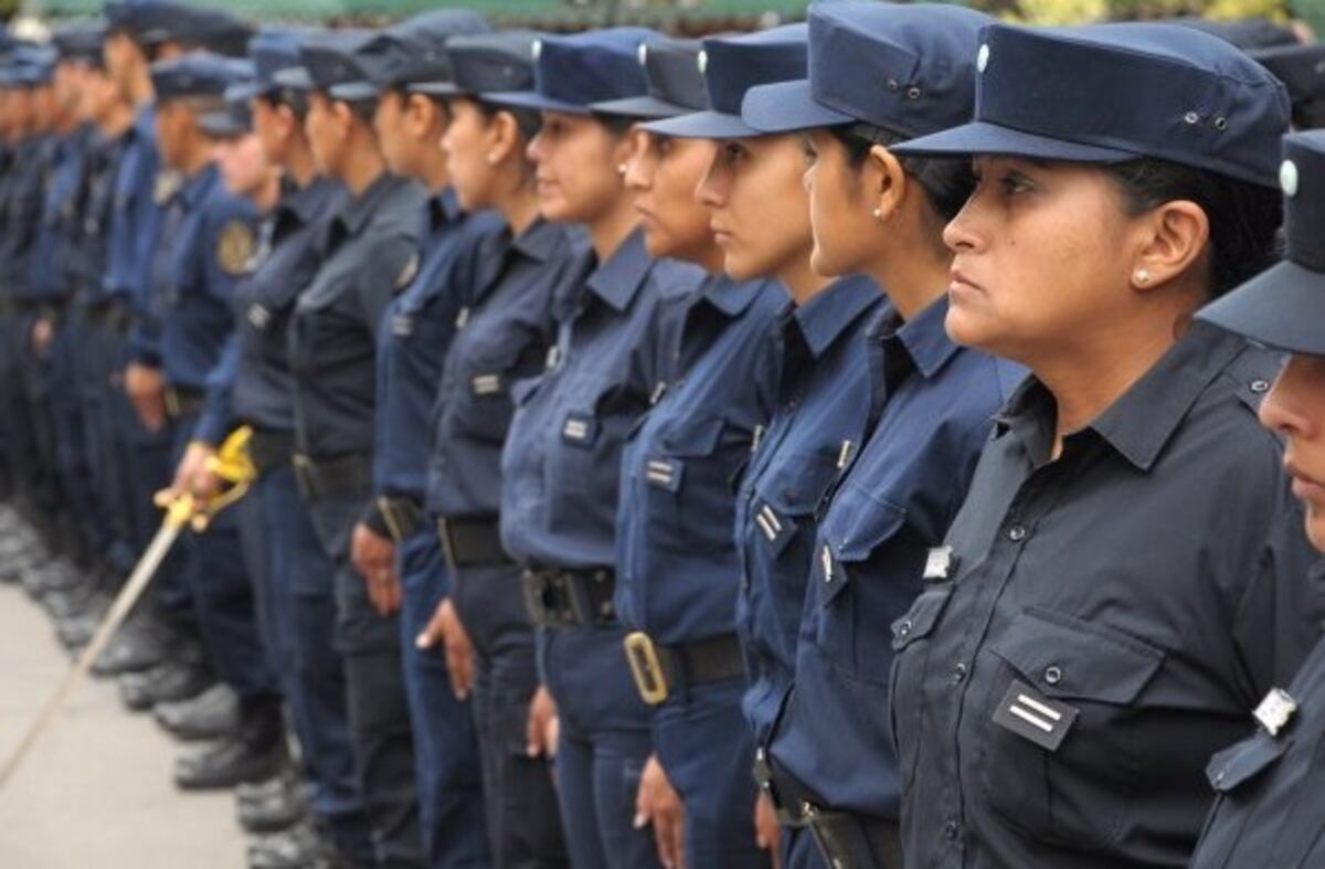 Oficial de Santa Cruz lidera agrupación nacional de mujeres policias contra represión a "marchas de violencia de género"