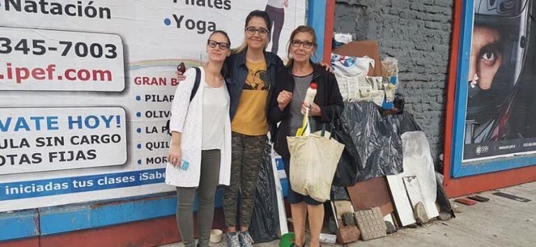 En el barrio porteño de Almagro un grupo de vecinos lanzó la iniciativa de "Gatos de Palestina y Guardia Vieja", un terreno baldío donde los felinos son alimentados y castrados para que puedan vivir más tiempo en la calle y sin dueños. Facebook/BuenosVecinosBA