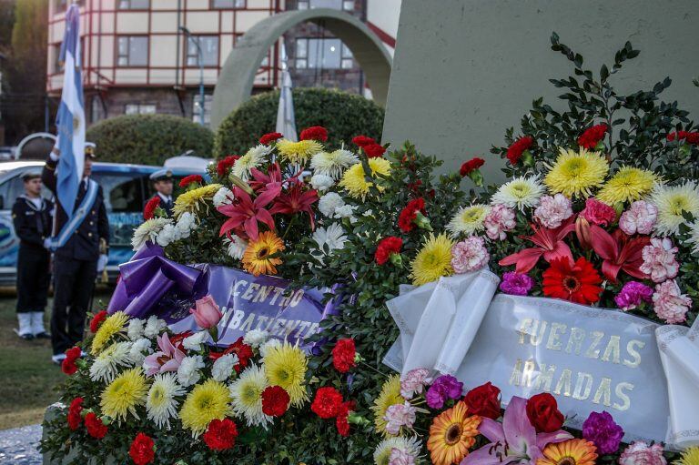 Ushuaia conmemoró al crucero ARA "General Belgrano" (Vía Ushuaia)