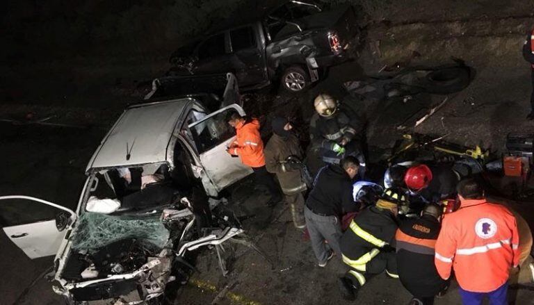 Dos personas resultaron  con heridas de gravedad y seis con lesiones leves. Los daños materiales fueron de consideración.