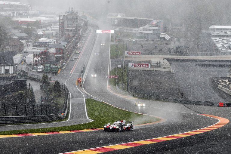 GRAF3329. SPA-FRANCORCHAMPS (BÉLGICA), 04/05/2019.- El piloto español Fernando Alonso conduce el Toyota TS050 Hybrid número 8 este sábado en las Seis Horas de Spa-Francorchamps, la penúltima prueba del Mundial de Resistencia (WEC), donde Alonso aspira a repetir, desde el segundo puesto de la parrilla, el triunfo logrado el año pasado. EFE/TOYOTA GAZOO Racing/James Moy ***SOLO USO EDITORIAL-NO VENTAS***