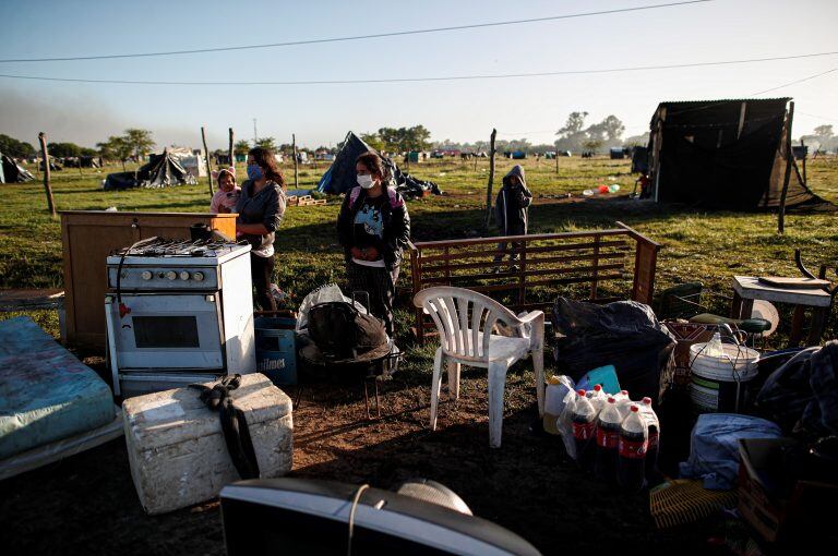 El predio había sido ocupado por familias provenientes de diversos distritos bonaerenses. (AP)