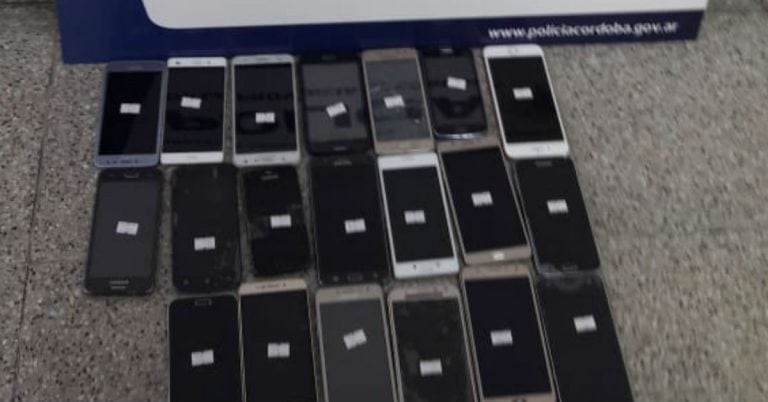 Secuestran teléfonos en Córdoba.