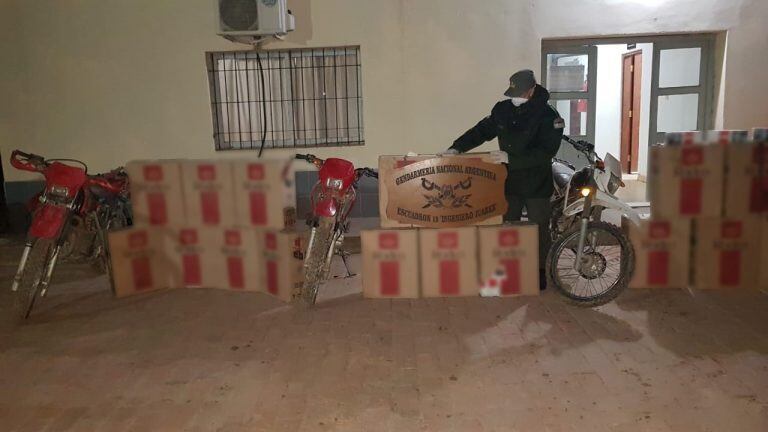 En el mismo lugares también secuestraron 8500 paquetes de cigarrillos de contrabando