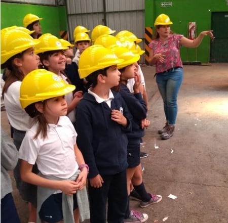 Alumnos del Colegio Nuestra Señora de Luján visitaron la Planta de Separación de Residuos