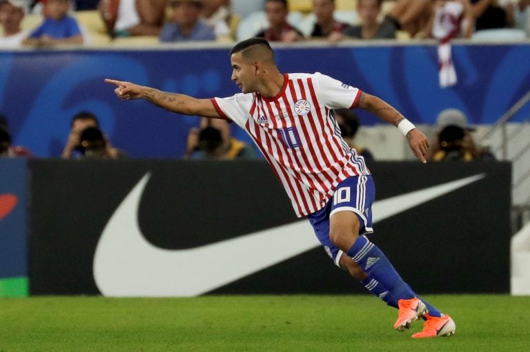 Derlis Gonzalez celebrando su segundo gol (Foto:AP/Silvia Izquierdo)