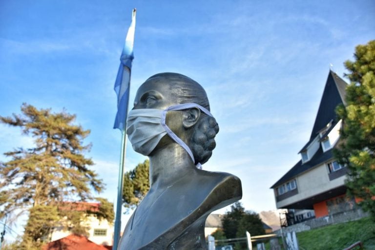 Monumentos con Mascarillas faciales