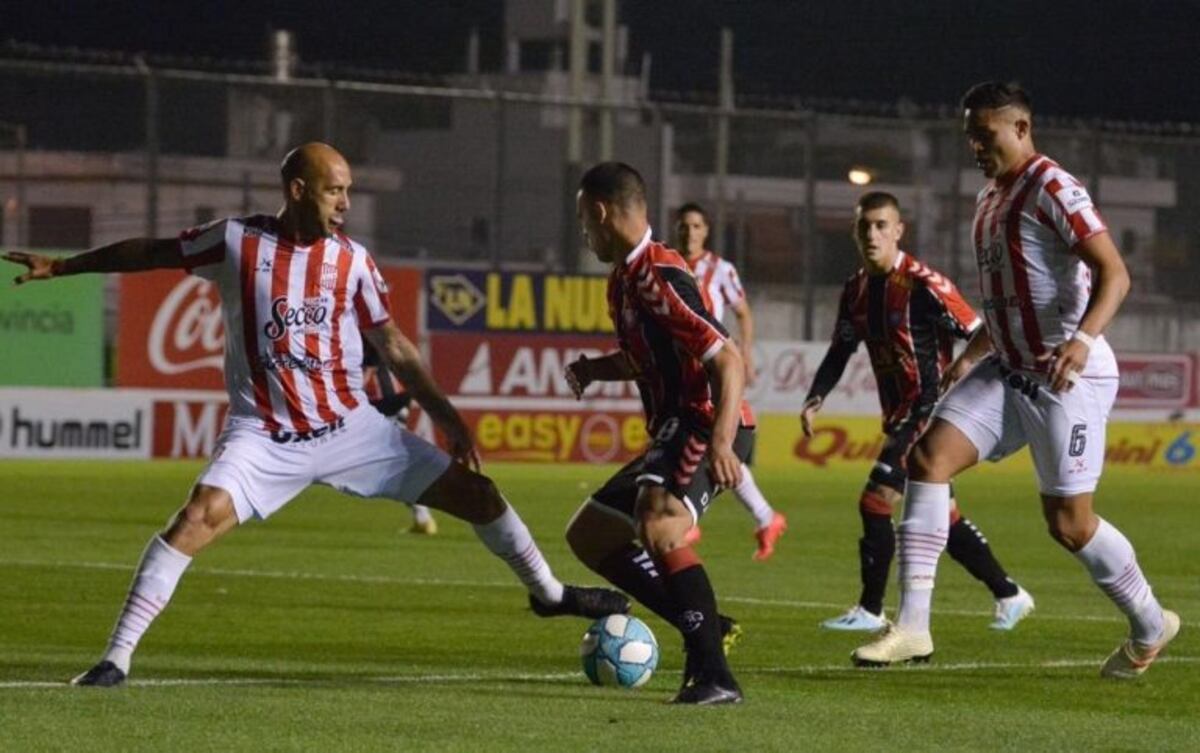 San Martín de Tucumán rescató un empate en su visita a Buenos Aires