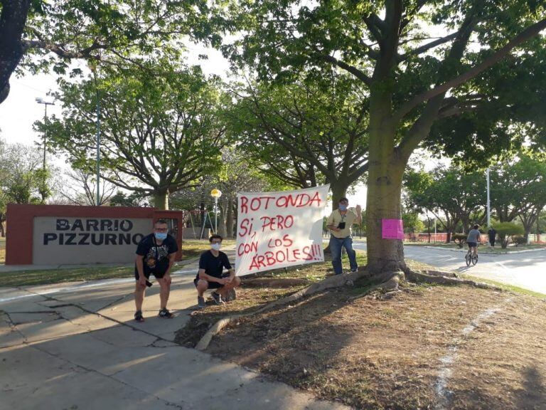 Manifestación por árboles de la rotonda