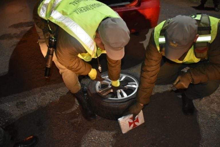 Incautaron droga que venía en el auxilio de un auto