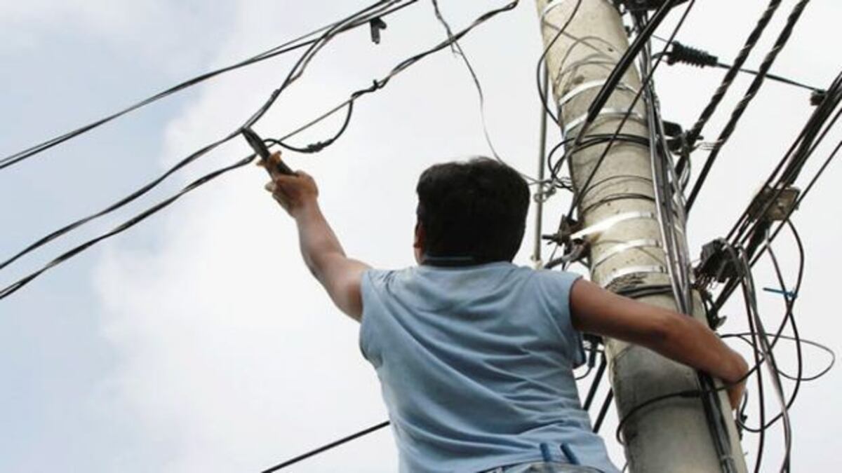 Por fin: detuvieron a tres sujetos robando cables