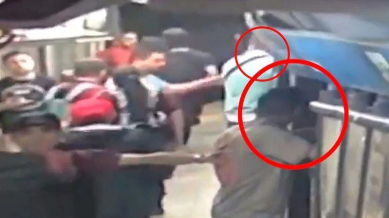 Detenidos por robar en el subte (Foto: captura video)