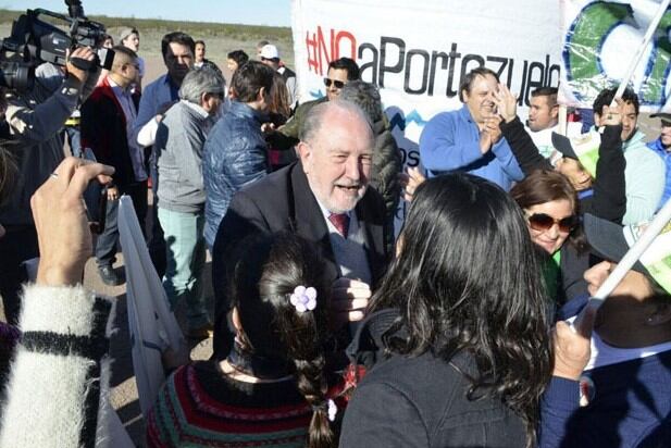 En medio del conflicto por el río Atuel, el gobernador de La Pampa, Carlos Verna, salió al cruce de los mendocinos, ahora con el río Colorado.