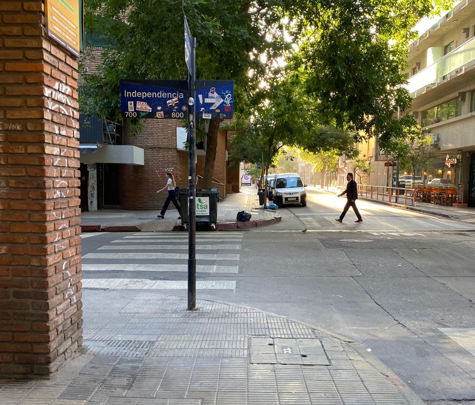 Alfonso Mosquera en la esquina de Independencia y Derqui.