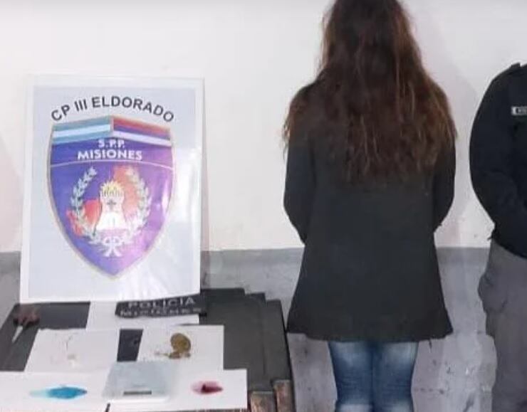 Detienen a una mujer por intentar ingresar estupefacientes a la cárcel de Eldorado.