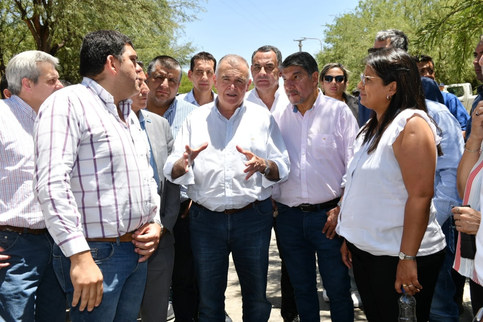 Jaldo conversó con las autoridades locales.