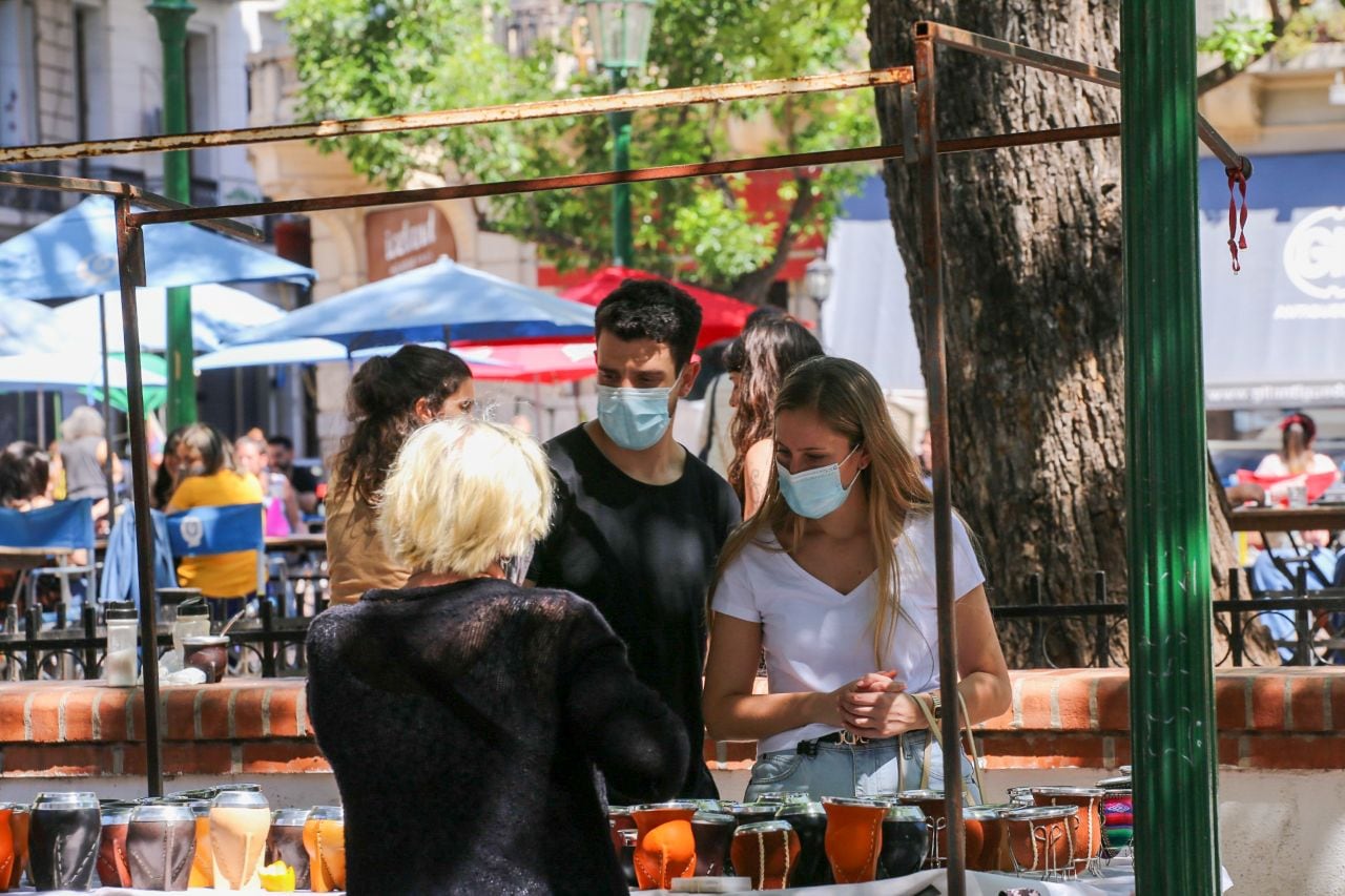 Los porteños volvieron a disfrutar de las ferias de artesanos y manualistas.