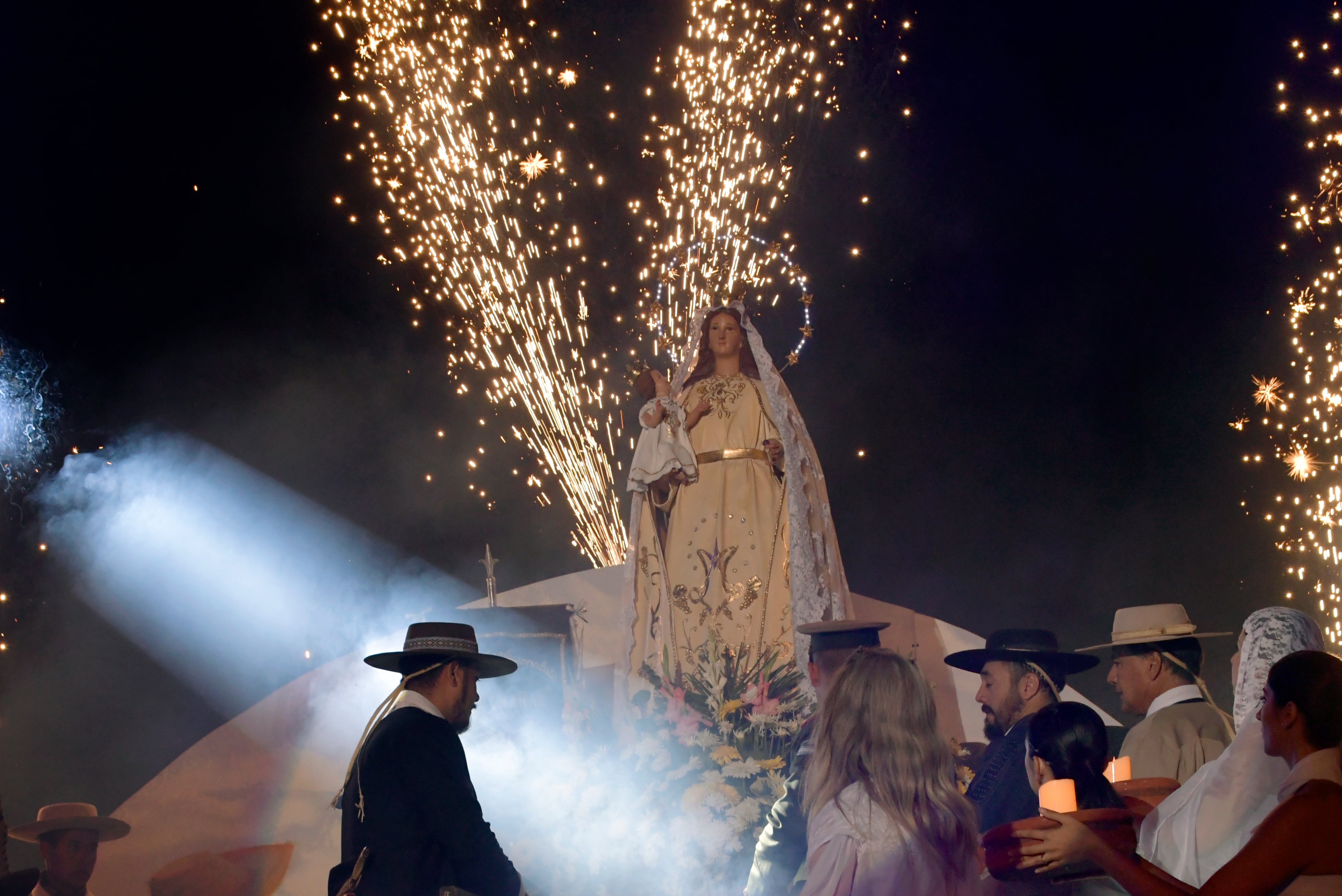 Bendición de los Frutos desde el Predio Gaucho del parque Gral. San Martín Virgen de la Carrodilla
Foto: Orlando Pelichotti