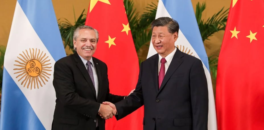 Alberto Fernández con Xi Jinping en la reunión del G20 en Bali. Clarín