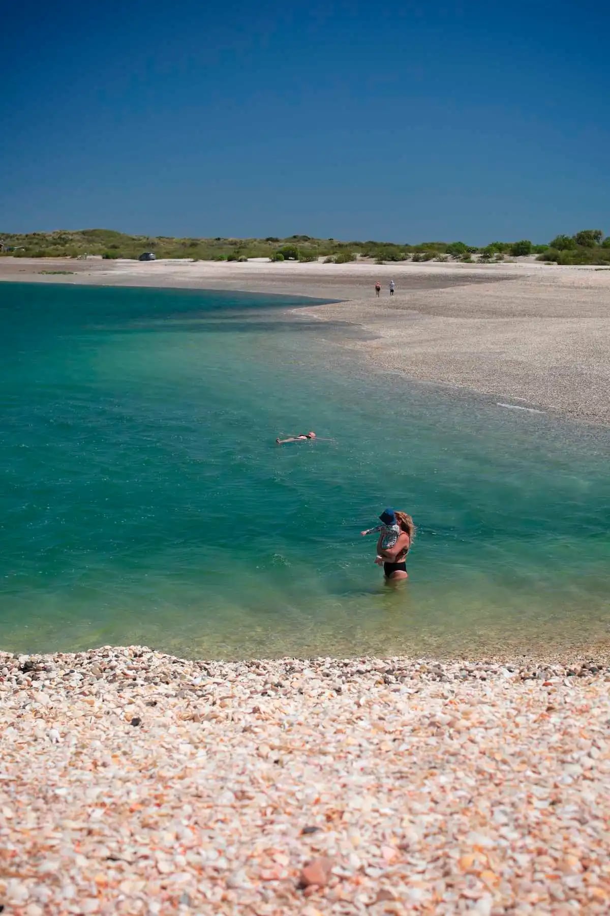 Las arenas con caracoles y sus aguas la convierten una maravilla.