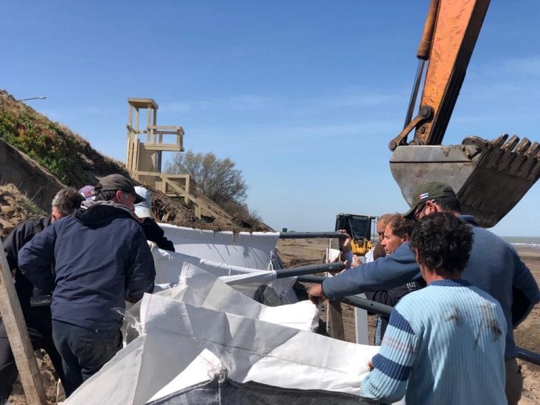 Trabajos en el frente costero de Pehuen Co