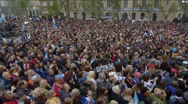 Una multitud en Pergamino