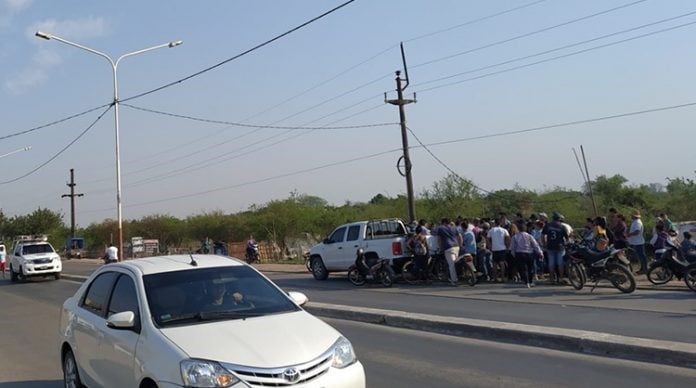 Los usurpadores rodearon a la camioneta de SECHEEP y plantearon la amenaza. "Se van o los baleamos"-