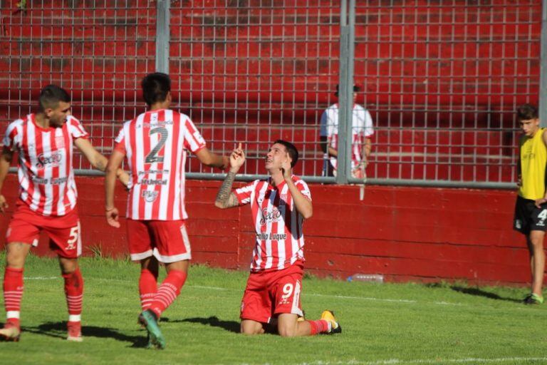 Lucas Gónzalez anotó dos tantos para el triunfo de San Martín.