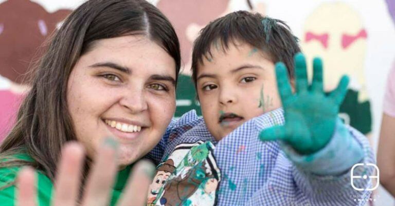 Fundación Empate y alumnos de cuarto año del Colegio Taborin realizaron un mural que abraza la inclusión.