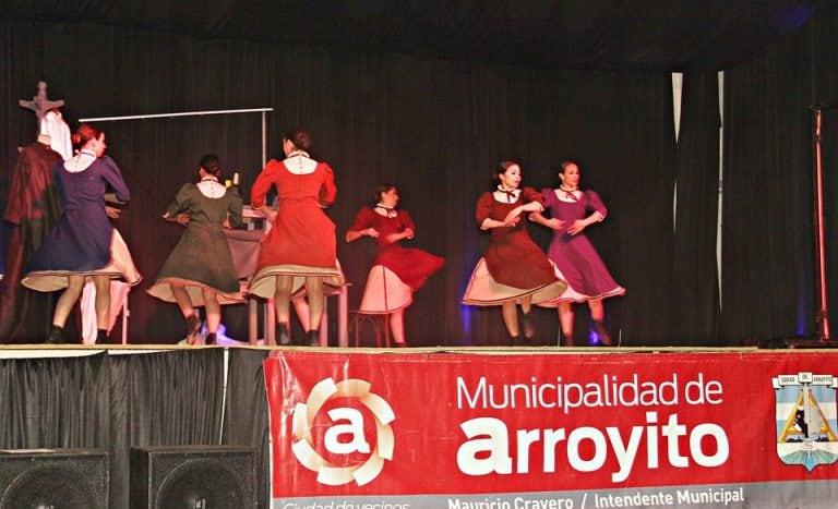 Muestra de danzas Arroyito