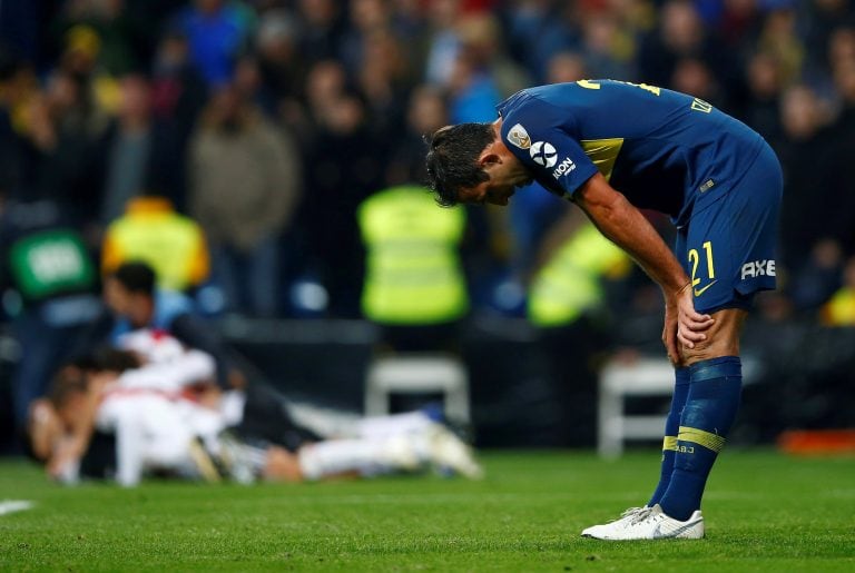 Carlos Izquierdoz (Boca) se lamenta tras perder la final de la Copa Libertadores 2018 a manos de River. REUTERS/Javier Barbancho