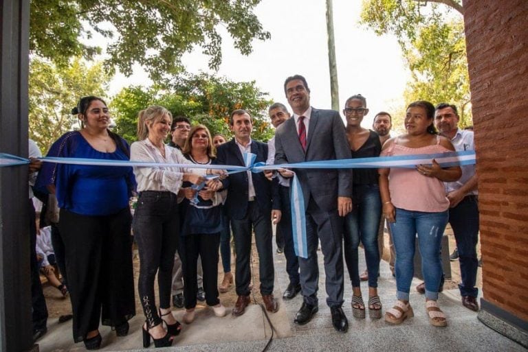 Con una inversión de más de $4.700.000 pesos correspondientes a fondos provinciales, la obra consistió en la refacción integral del edificio y el amoblamiento.