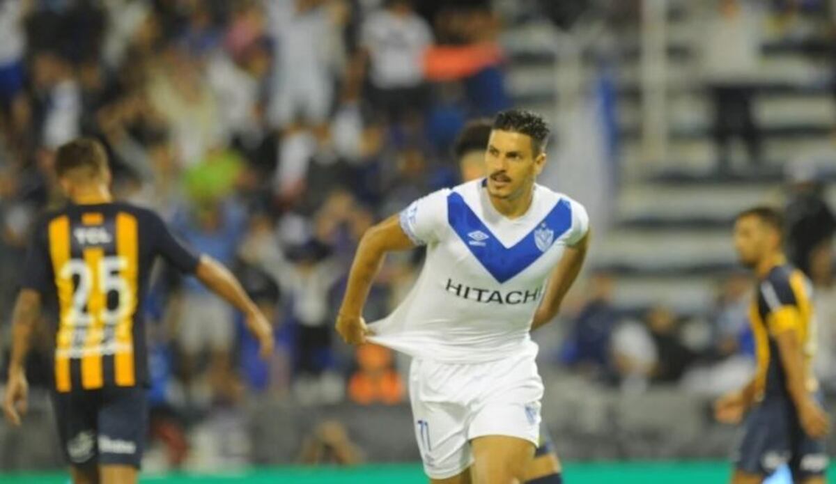 Newell's le ganó la pulseada a Colón y contrató a Rodrigo Salinas