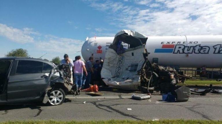 El siniestro vial ocurrió en la autopista Rosario-Santa Fe mano al sur.