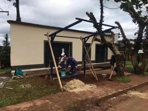 Construyen paradas de colectivos en Oberá