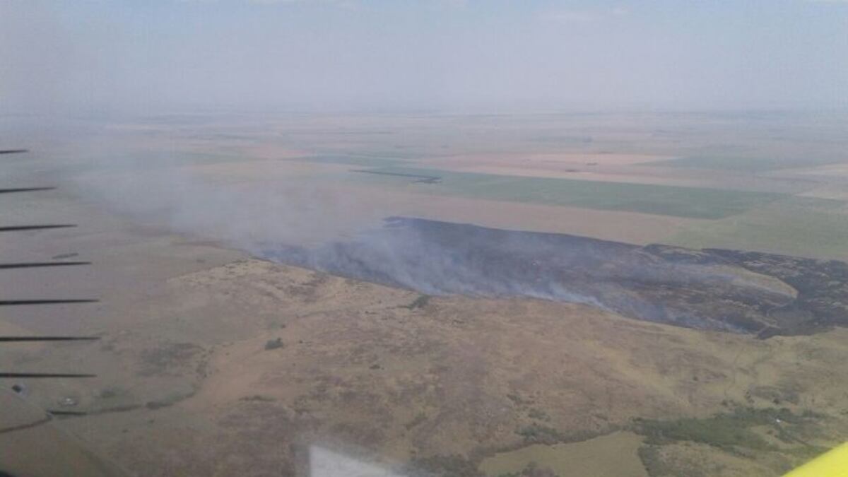 Extinguen los incendios en el norte de Córdoba y los evacuados regresan a sus casas