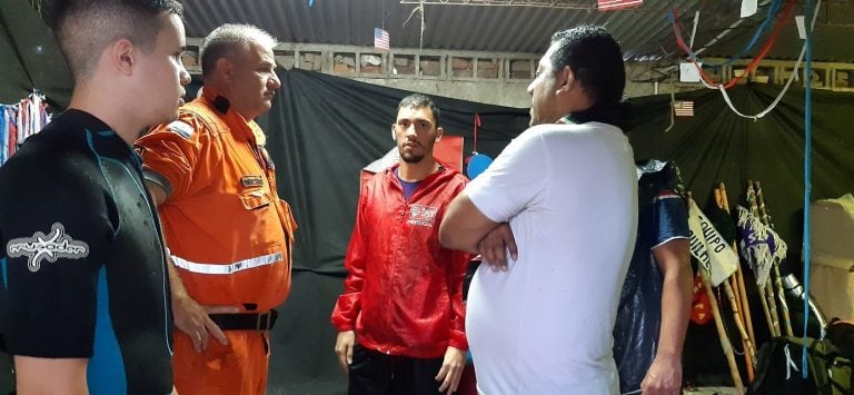 Bomberos Voluntarios Arroyito en el momento de las lluvias en Arroyito