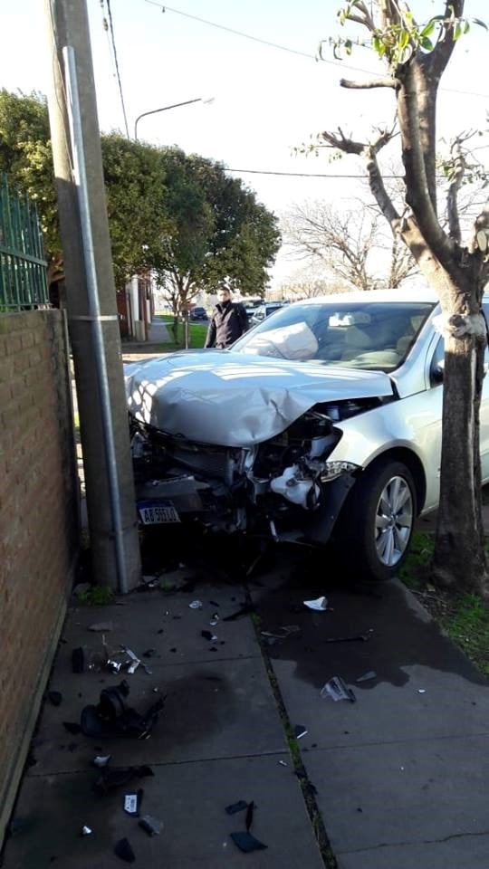 La carrocería quedó prácticamente destrozada.