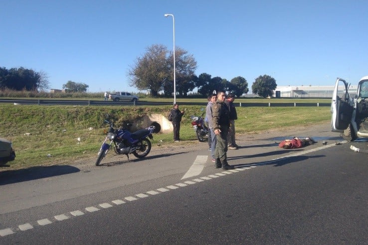 Choque en cadena por un caballo suelto de contramano