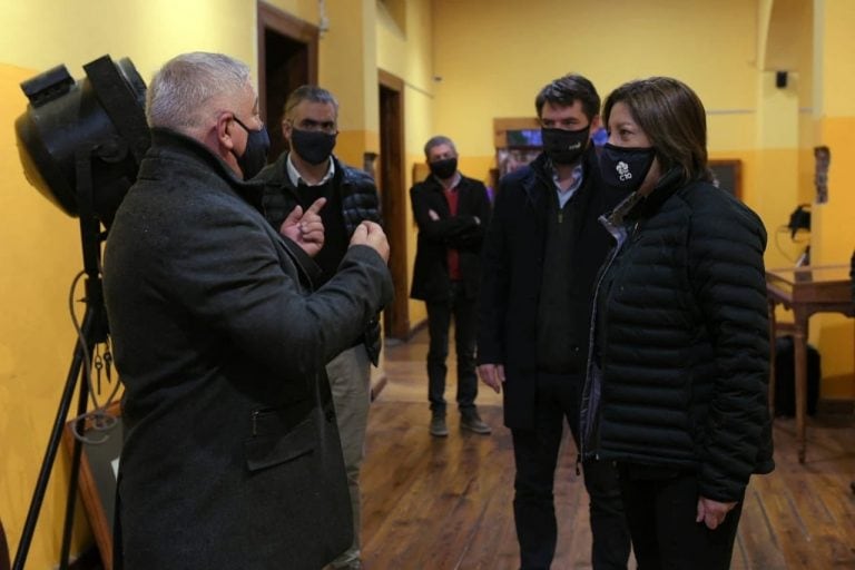 La mandataria lo confirmó a través de conferencia de prensa (web).