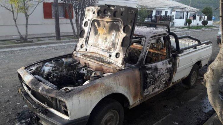 Auto damnificado (Foto: ANBariloche).