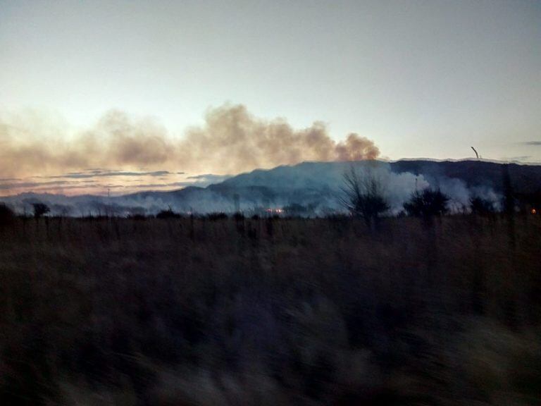 Incendio en Estancia Grande y El Volcán.