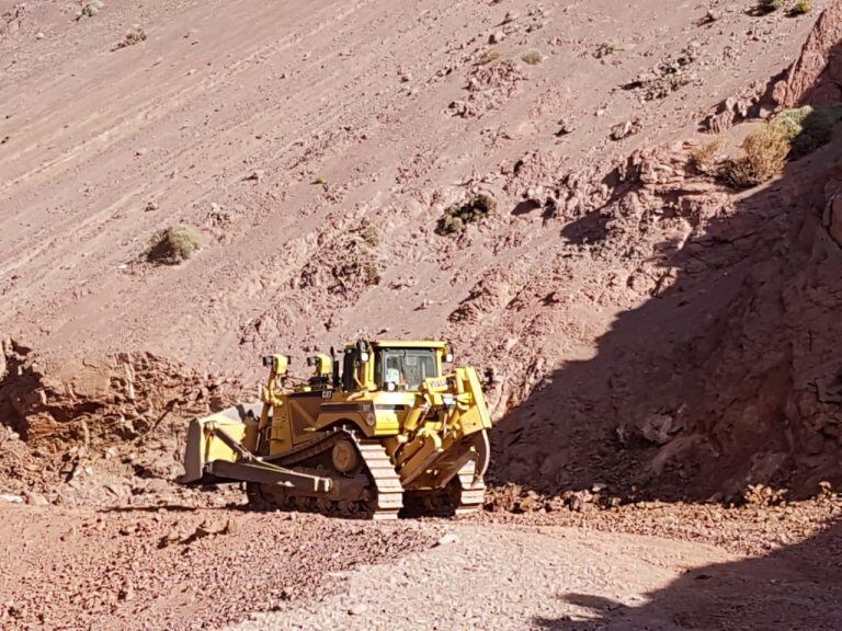 Avanzan obras viales en camino a Pircas Negras