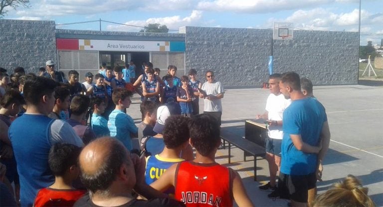 Básquet 3x3 en el Hernández