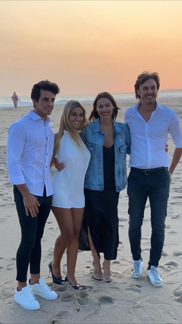 Pampita celebró su cumpleaños junto a su marido, sus hijos y sus amigos más íntimos.