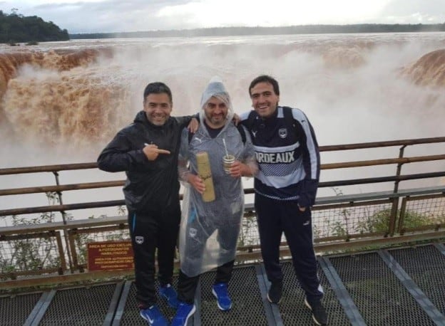 Con frío y algo de llovizna a la mañana, pero Cataratas siempre vale la pena. Por la tarde hubo un sol radiante. (MisionesOnline)