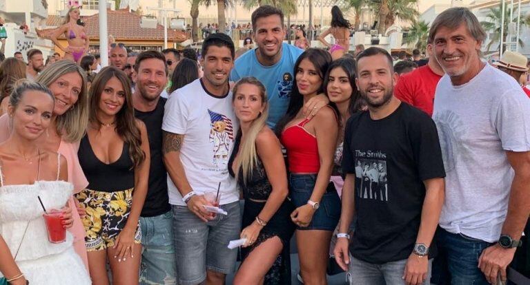 Lionel Messi y Antonel Roccuzzo en la discoteca. (Instagram)