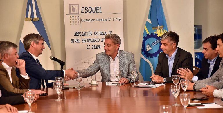 Ongarato y Arcioni participando de la licitación para la ampliación de la escuela 767.