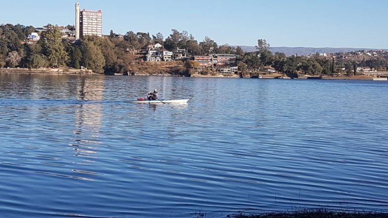 El 13 de junio Volvió el remo a Carlos Paz. (Foto: gentileza Asociación Cordobesa de Remo).